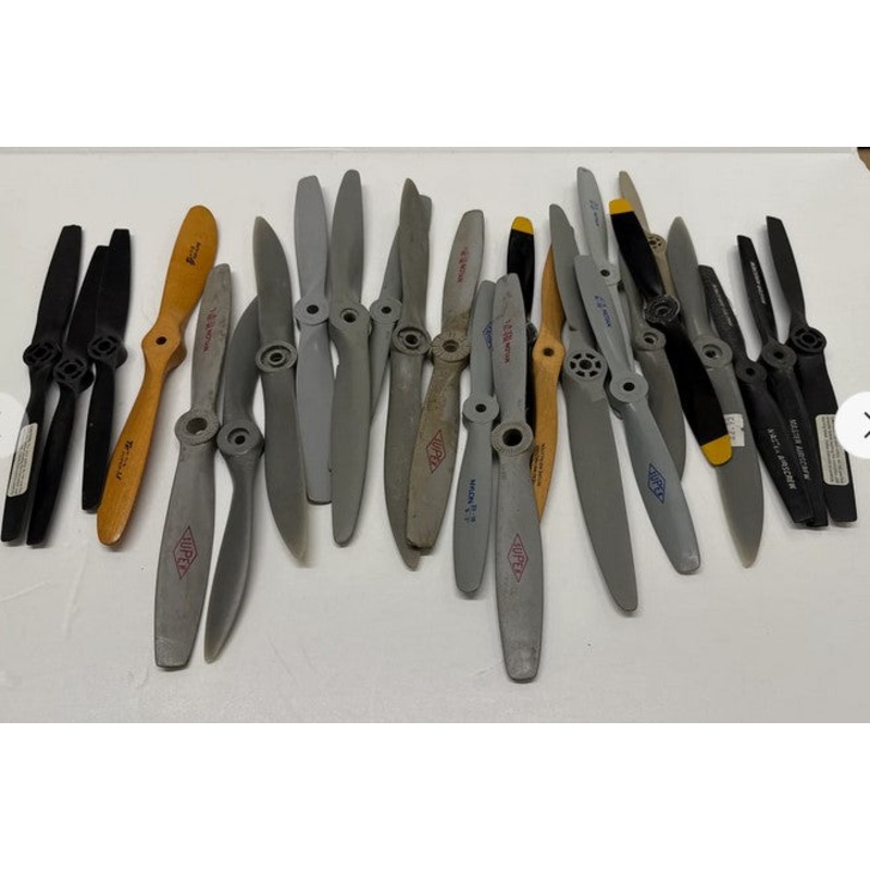 Bargain Bag Assorted 2 Blade Props - IC - Second hand
