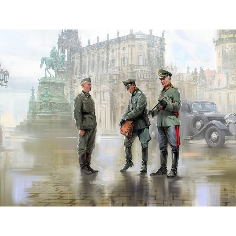WWII German Staff Personnel 3 Figures