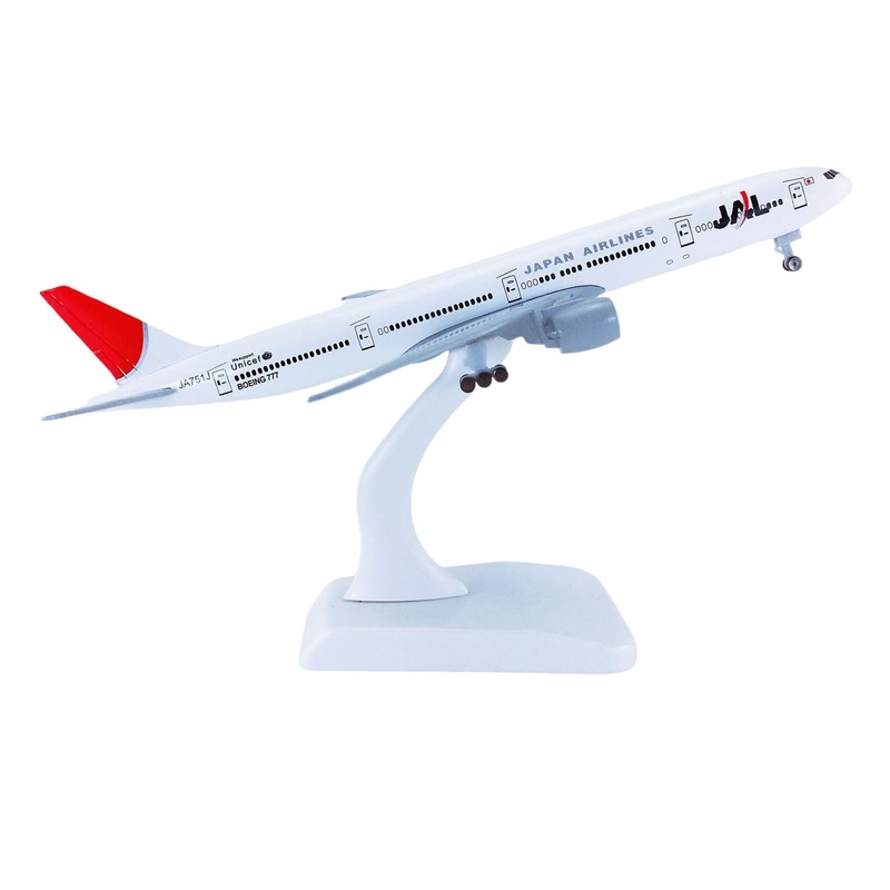 Japan Airlines Boeing 777