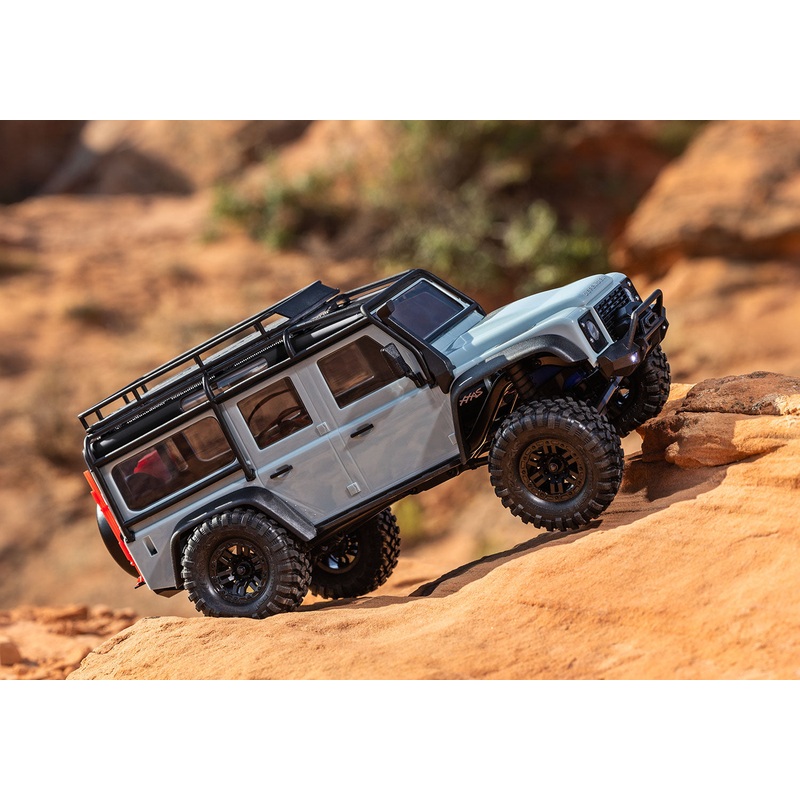 1/18 TRX-4M Land Rover Defender: Light Blue