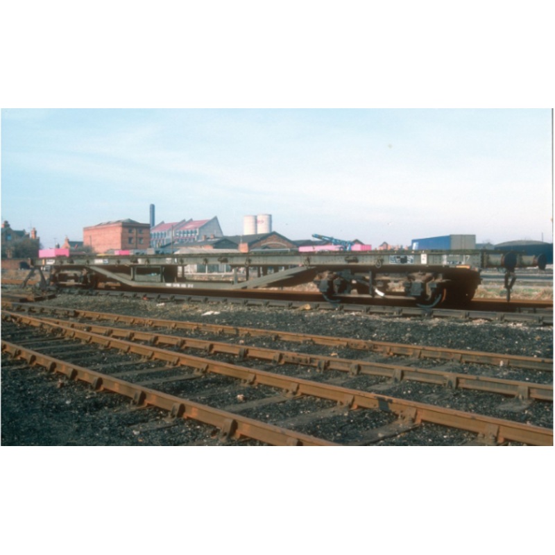 Hornby R60205 BR YMO 'Salmon' Bogie Bolster Wagon - Era 7