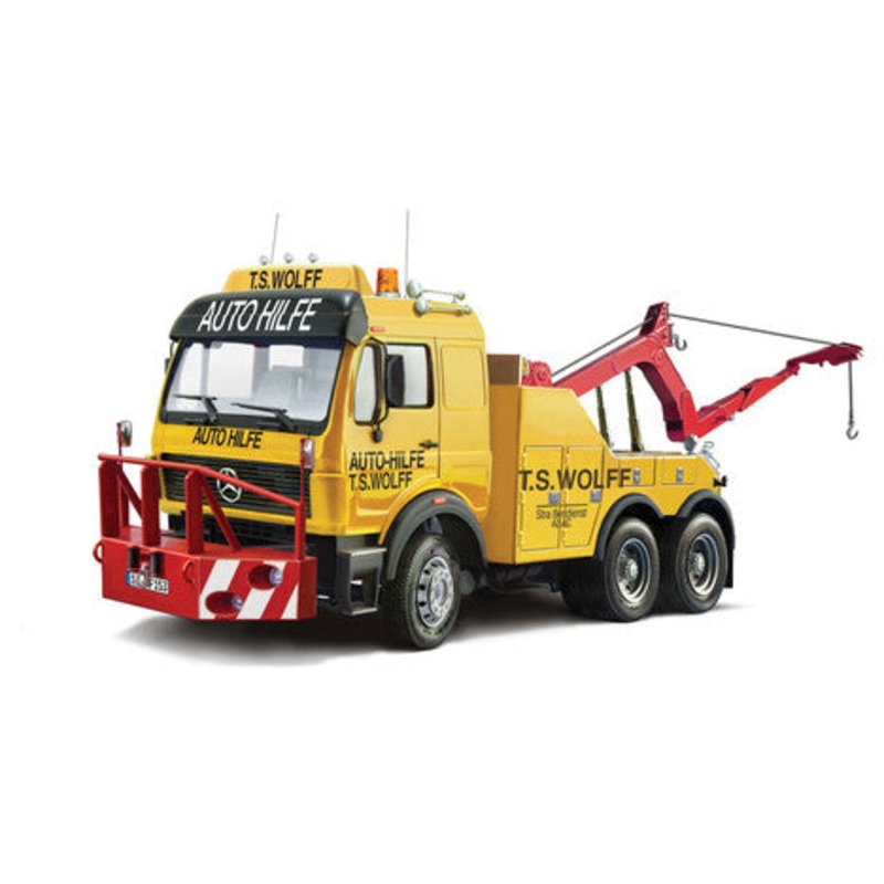 Italeri 1/24 Mercedes-Benz Wrecker Truck Kit 93808