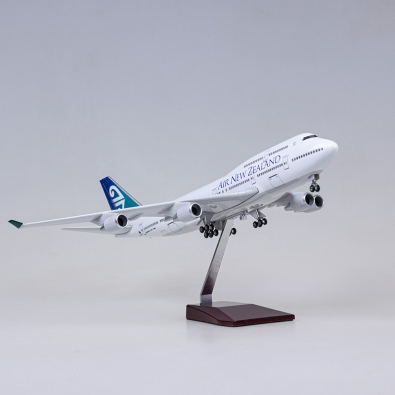 XL Air New Zealand Boeing 747