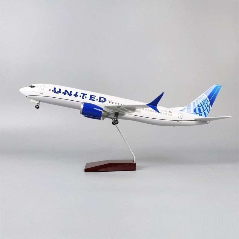 XL United Airlines Boeing 737